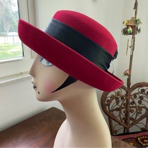 Amanda Smith Hat Black & Red Righteous Rimmed Adorable!